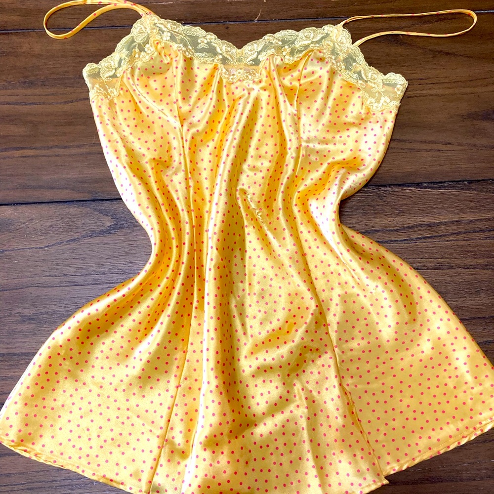 Victoria’s Secret night gown. Size S